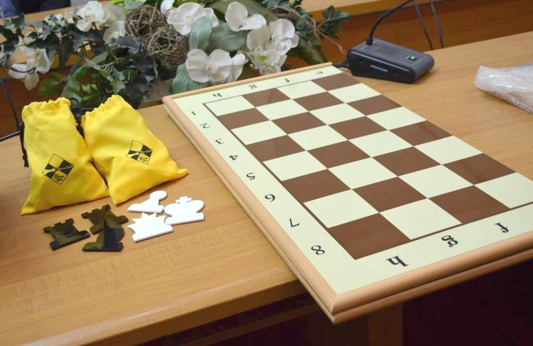 Культурно-спортивный центр в Житомире пополнился новым шахматным инвентарем. ФОТО