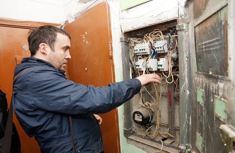 : В Тернополе завистливые соседи добились обесточивания дома, в котором всегда был свет
