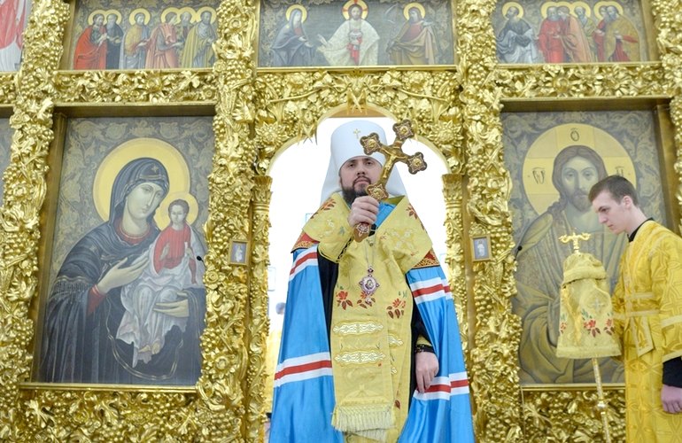 Прихожанам Свято-Михайловского собора в Житомире представили нового епископа УПЦ КП. ФОТО