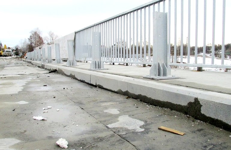 Ремонт автомобильного моста в Житомирском районе планируют завершить до 8 марта. ФОТО