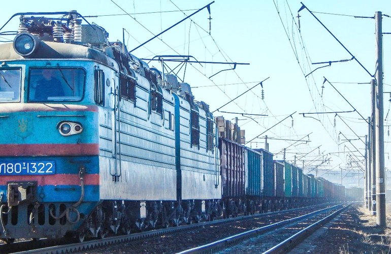 Трагедия на Житомирщине: грузовой поезд насмерть сбил 62-летнего мужчину