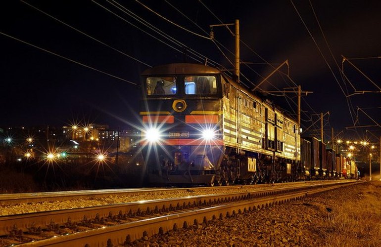 Надзвичайні події: Возле Донецка грузовой поезд раздавил колонну российских военных: трое погибло, двое ранены