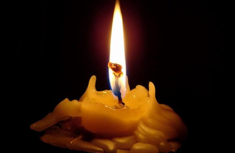 Из-за непогашенной свечи в селе на Житомирщине погибла 85-летняя женщина