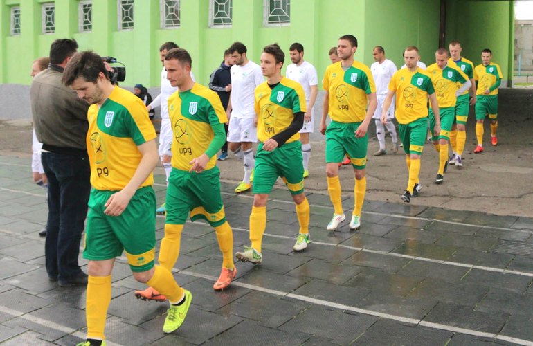 Футбол в Житомире: болельщиков приглашают прийти на матч и поддержать «Полесье»