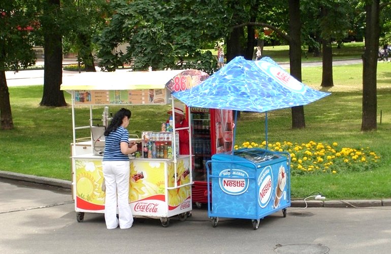 В Житомире утвердили места, где будут продавать мороженое и воду