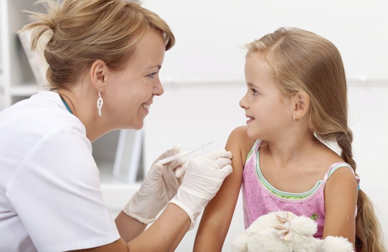 В житомирской мэрии отчитались о выполнении плана по вакцинации детей