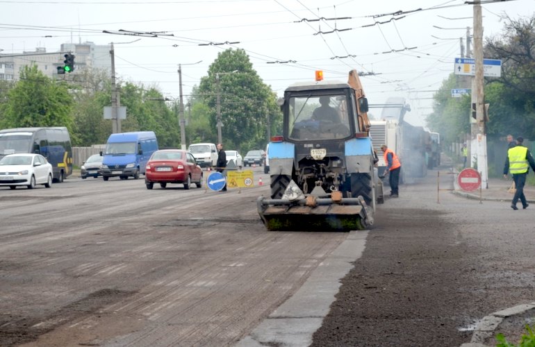 На проспекте Независимости в Житомире начался ремонт дорожного покрытия. ФОТО