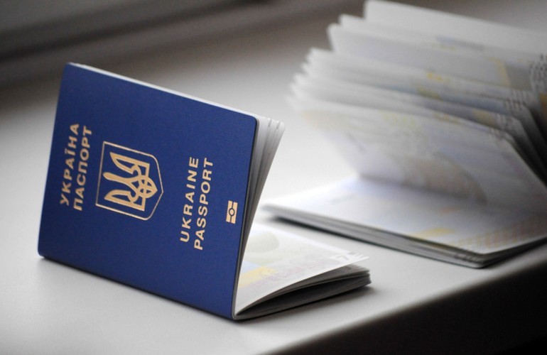 Де і як в Житомирі та області оформити біометричний паспорт. АДРЕСИ