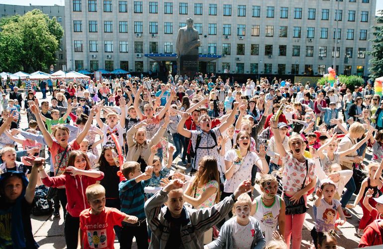 Житомирські дітлахи зустріли літо на сімейному «Святі Морозива» від компанії «Рудь». ФОТО