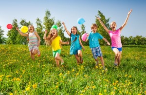 Летние костюмы для детей: комфорт, стиль и защита от солнца