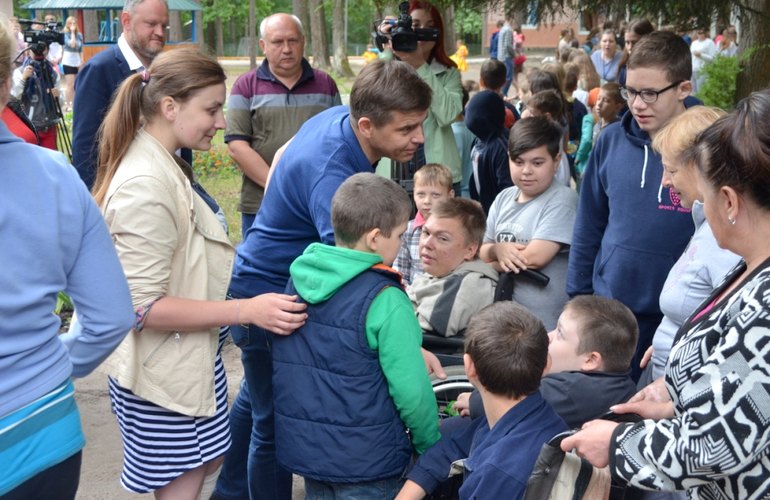 Чиновники горсовета посетили детский лагерь «Спутник» в Житомире. ФОТО