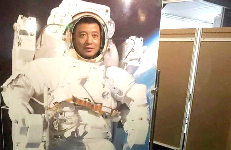 Китайские туроператоры приехали в Житомир и посетили музей космонавтики