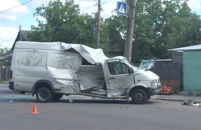 Смертельное ДТП в Житомире: виновник скрылся, оставив свой автомобиль. ФОТО