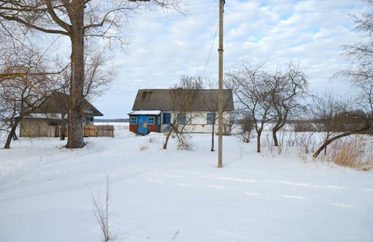 В Житомирской области осудили мать, которая оставила зимой без присмотра троих детей