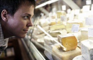  Эксперты рассказали, какие марки сыра съедобны, а какие - фальсификат 