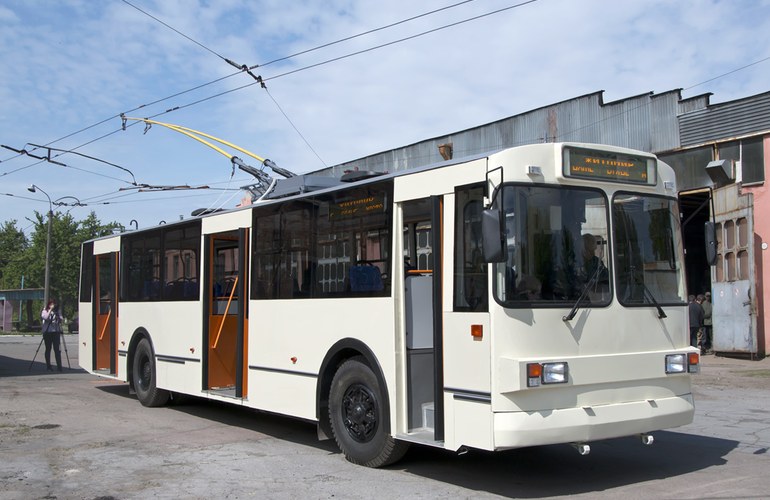На улицы Житомира выехал новый троллейбус модернизированный работниками ТТУ