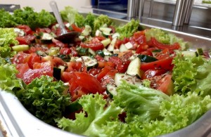 Что практичнее: салат купить или приготовить самостоятельно