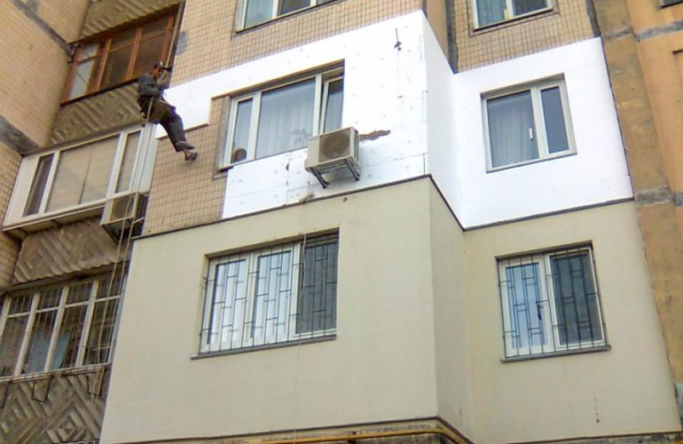 Житомирская мэрия рассказала, чем опасно индивидуальное утепление квартир в многоэтажках