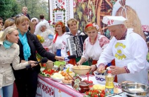 Традиційне вбраня та їжа на Житомирщині