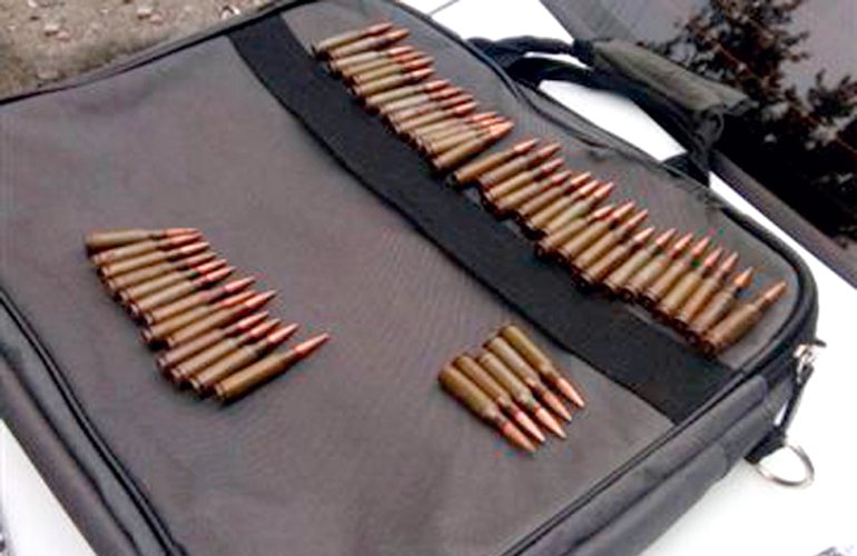 Житель Житомирщины нашел в лесу пакет с боеприпасами и сдал его в полицию