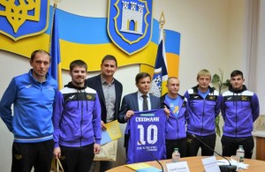  Житомирский горсовет и футзальный клуб «ИнБев» подписали меморандум о <b>сотрудничестве</b>. ФОТО 