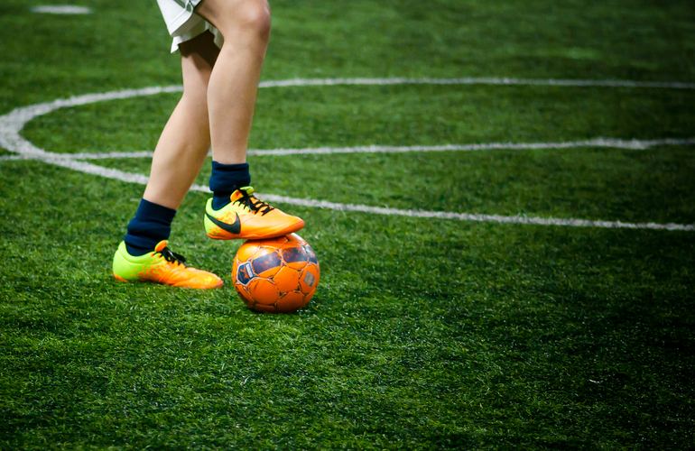Развитие спорта в районах: на Житомирщине хотят построить 15 футбольных полей с искусственным покрытием