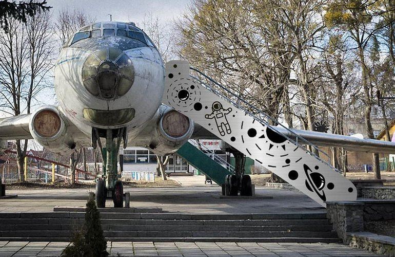 Из самолета Ту-104, в парке Гагарина, начали делать новое арт-пространство. ФОТО