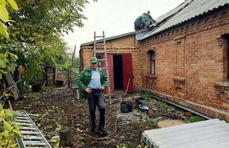 На Житомирщине восстановили 35 домов одиноких пожилых людей, пострадавших от града