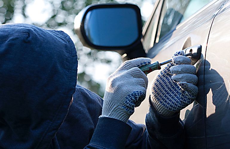 Полиция поймала в Житомире мужчину, который промышлял кражами из автомобилей