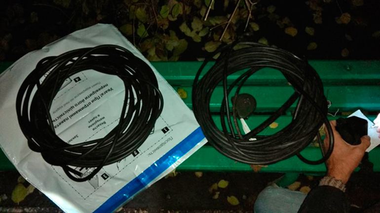 В Житомире вор срезал 100 метров кабеля и оставил без связи жителей многоэтажки. ФОТО