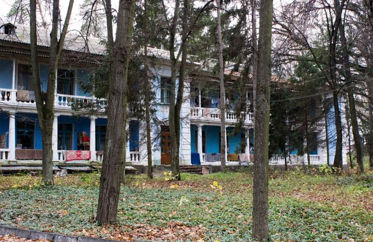 Вынужденные «отдыхающие»: как санаторий на Житомирщине заменил переселенцам из Донбасса дом
