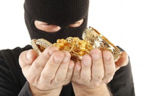 Ограбление со стрельбой: на Житомирщине бандиты похитили 30 кг золотых украшений на 15 млн гривен
