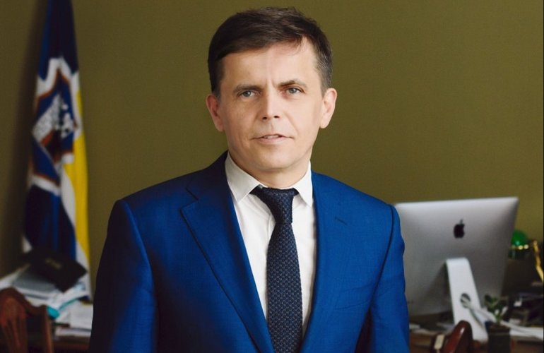 Сергей Сухомлин получает одну из самых низких заработных плат среди мэров Украины