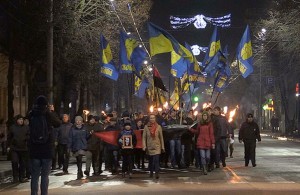 В Житомире день рождения Степана Бандеры отметили факельным шествием. ФОТО