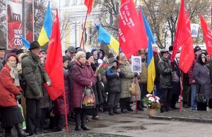 В день основания СССР в центре Житомира собрались сторонники Компартии. ФОТО