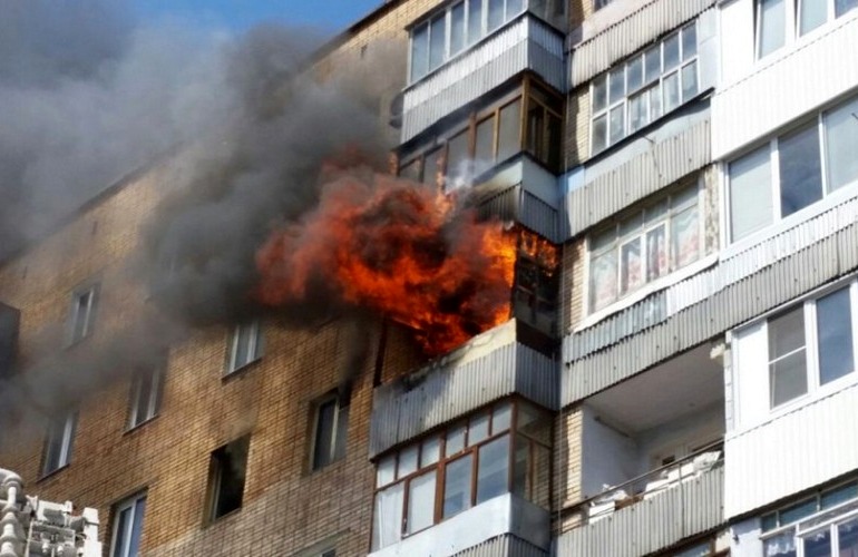 Пожар в житомирской 9-этажке: пострадал 12-летний мальчик