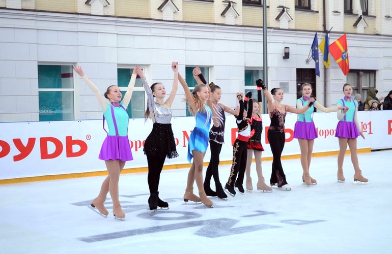 За месяц более 5000 человек посетило ледовый каток на Михайловской