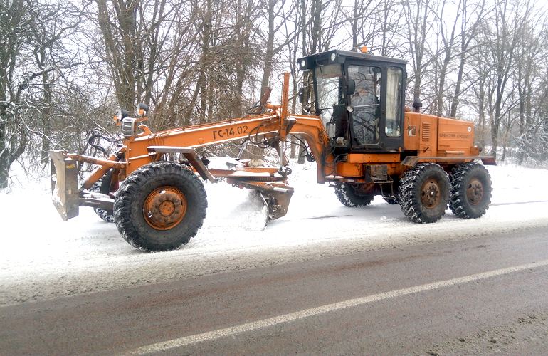 Последствия снегопада на Житомирщине ликвидируют 33 единицы техники – Служба автодорог