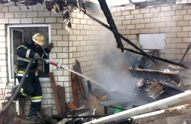 Спасатели ликвидировали пожар в частном доме в Житомире. ФОТО