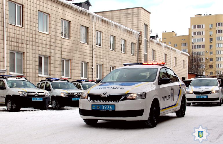 В Житомире полицейские области получили 15 новых «Skoda Rapid» и «Renault Duster». ФОТО