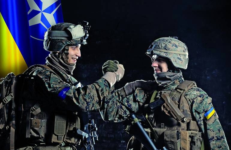 Украина официально стала страной-кандидатом на прием в НАТО