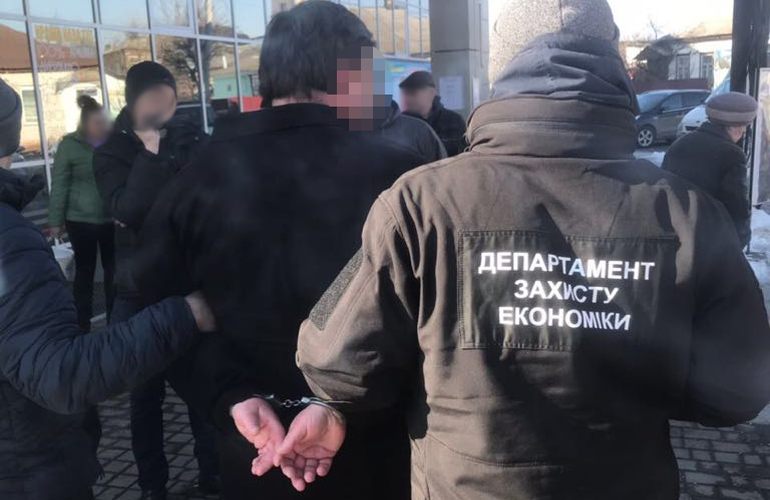 В Житомирской области при получении взятки задержан староста ОТГ
