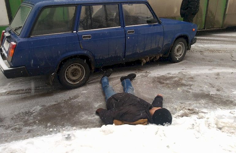 ДТП в Житомире: на Малой Бердичевской ВАЗ сбил пешехода. ФОТО