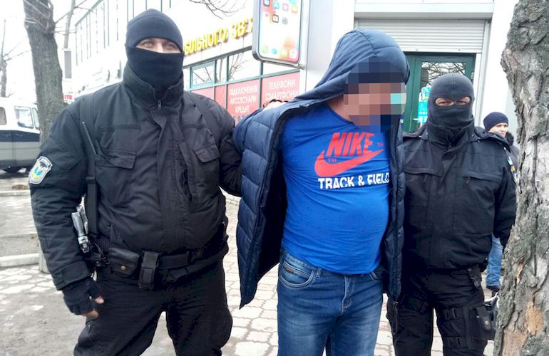 В Коростене провели задержание группы наркодиллеров. ФОТО