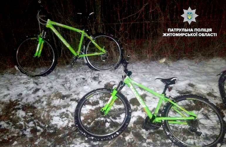 Ночью в Житомире задержали мужчин с крадеными велосипедами. ФОТО