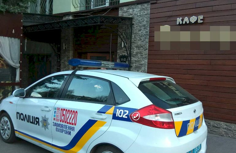 В Житомире поймали двух подростков, которые пытались обокрасть кафе. ФОТО