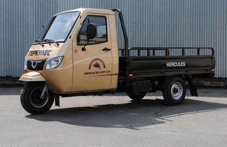Коммунальщикам купили грузовой трицикл, который будет вывозить мусор с центра Житомира. ФОТО