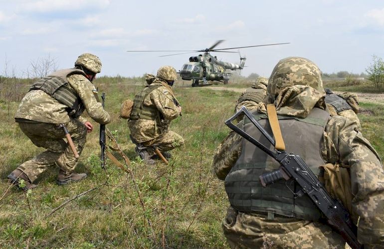 Война в Украине: ВСУ прорвали первую линию обороны россиян под Херсоном. Российские командиры массово бегут из области