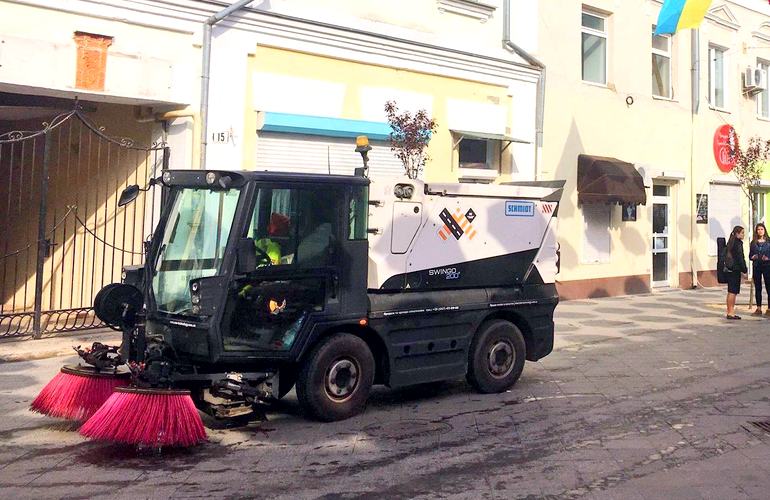 В Житомире водитель уборочной машины сел пьяным за руль