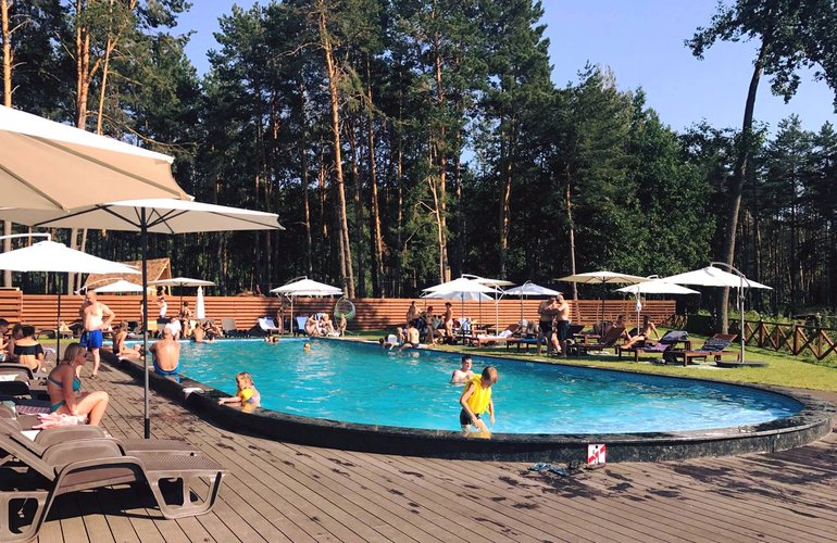 6 мест в Житомире и пригороде, где можно отдохнуть и поплавать в бассейнах. ФОТО